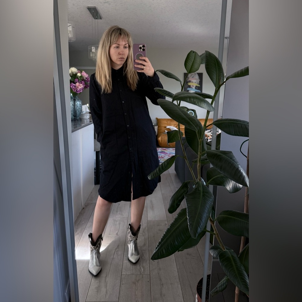 FRANK&OAK 
Dark Pinstripe midi Shirt-dress
